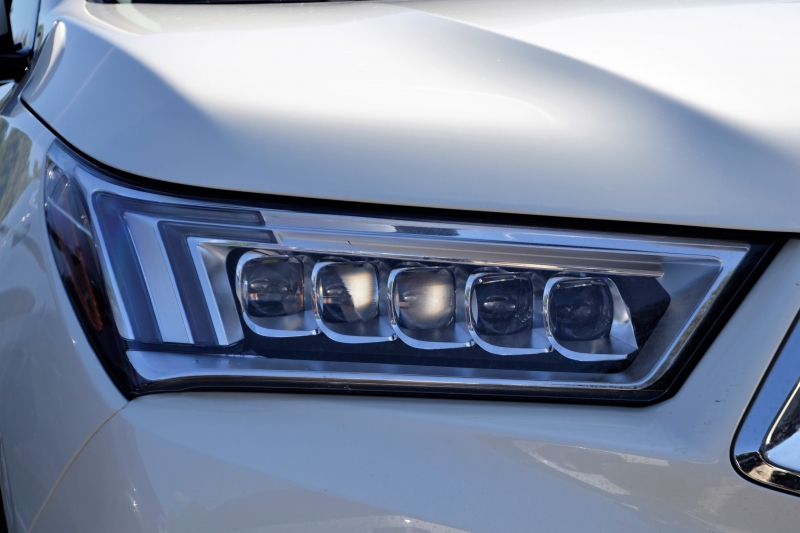 concession-moto-CARCES-min_acura-headlamp-2834131